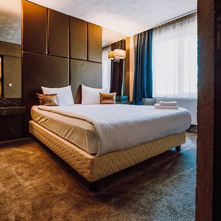 Hotel Ciao Targu Mures Ngoại thất bức ảnh