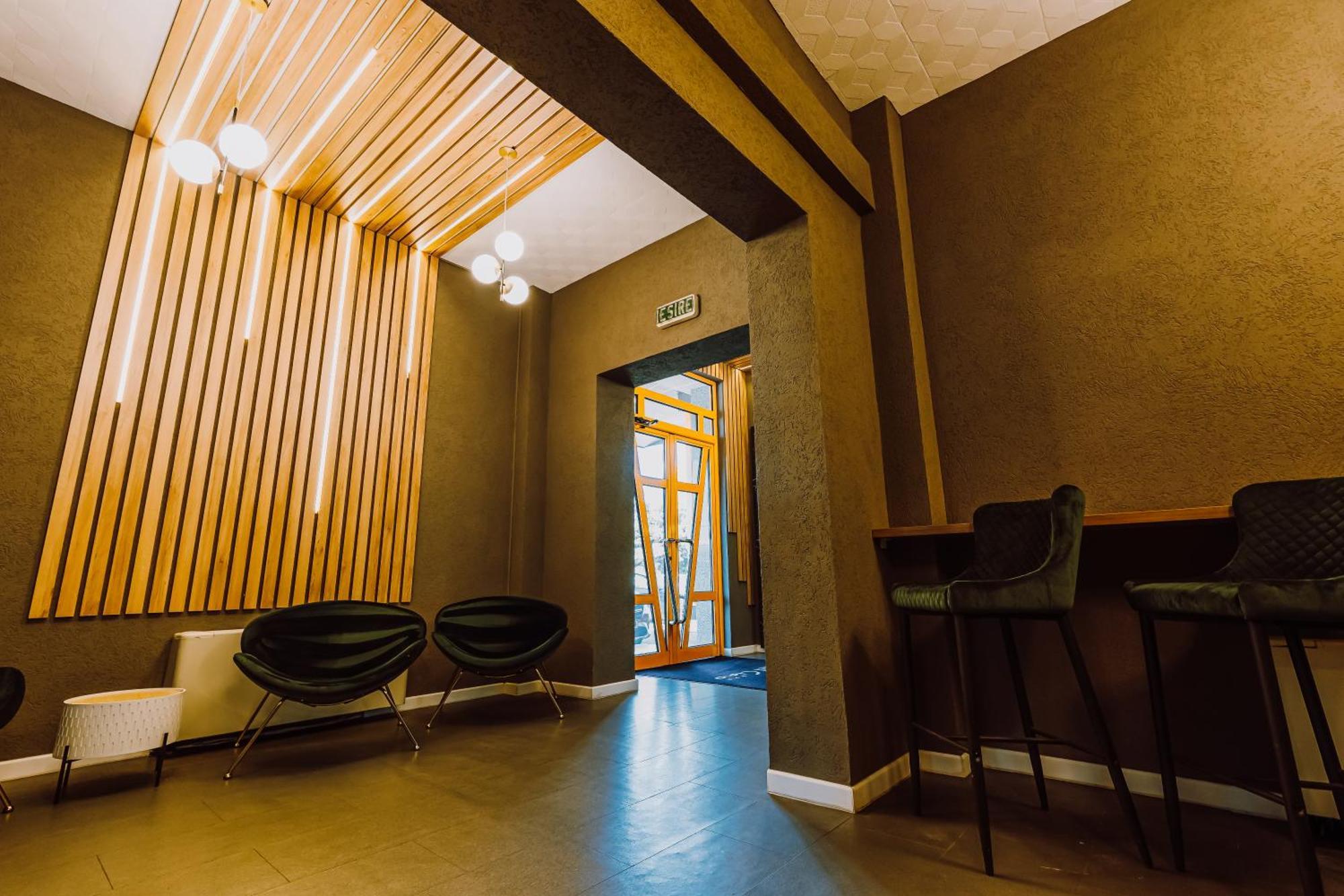 Hotel Ciao Targu Mures Ngoại thất bức ảnh