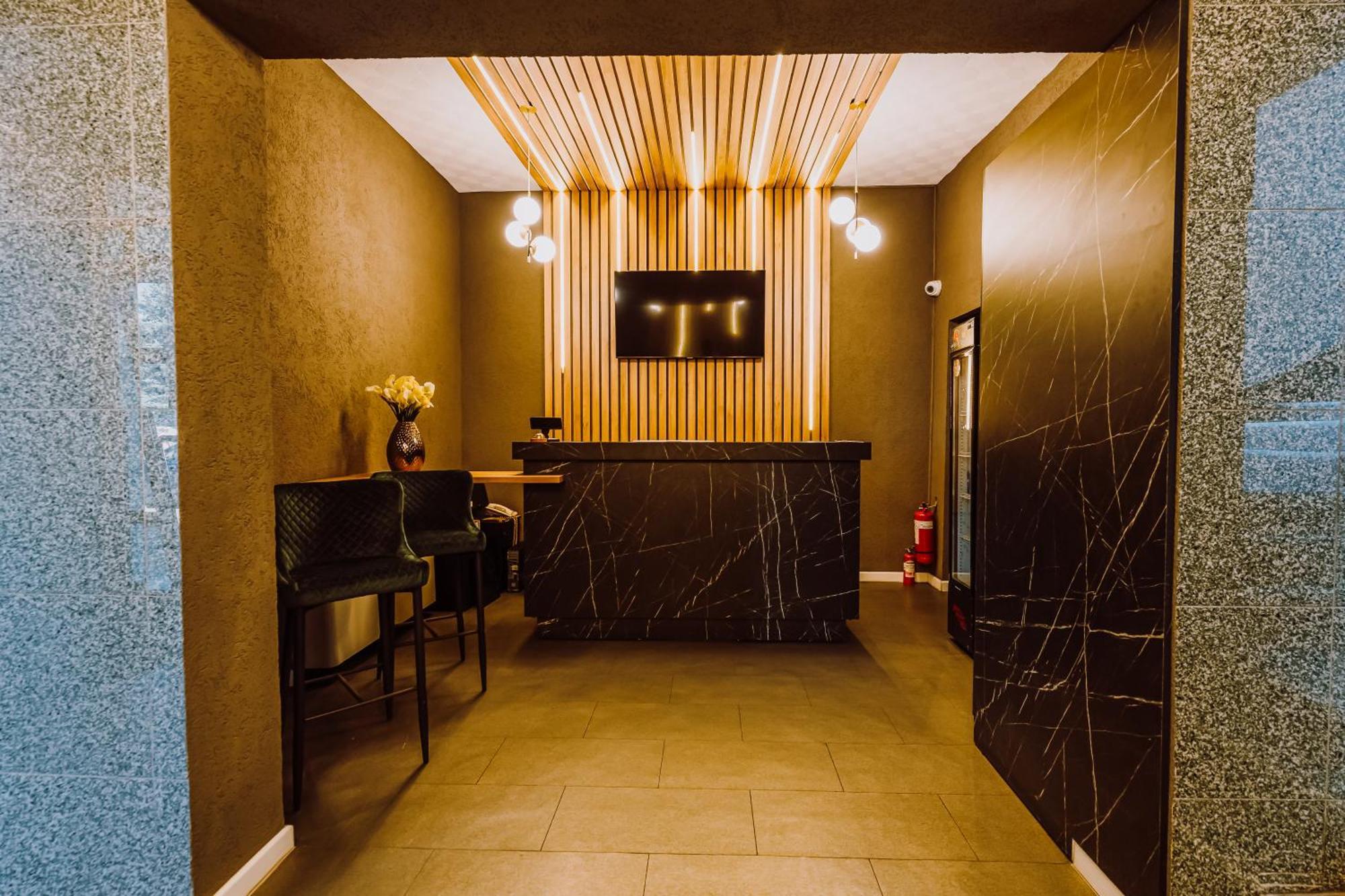 Hotel Ciao Targu Mures Ngoại thất bức ảnh