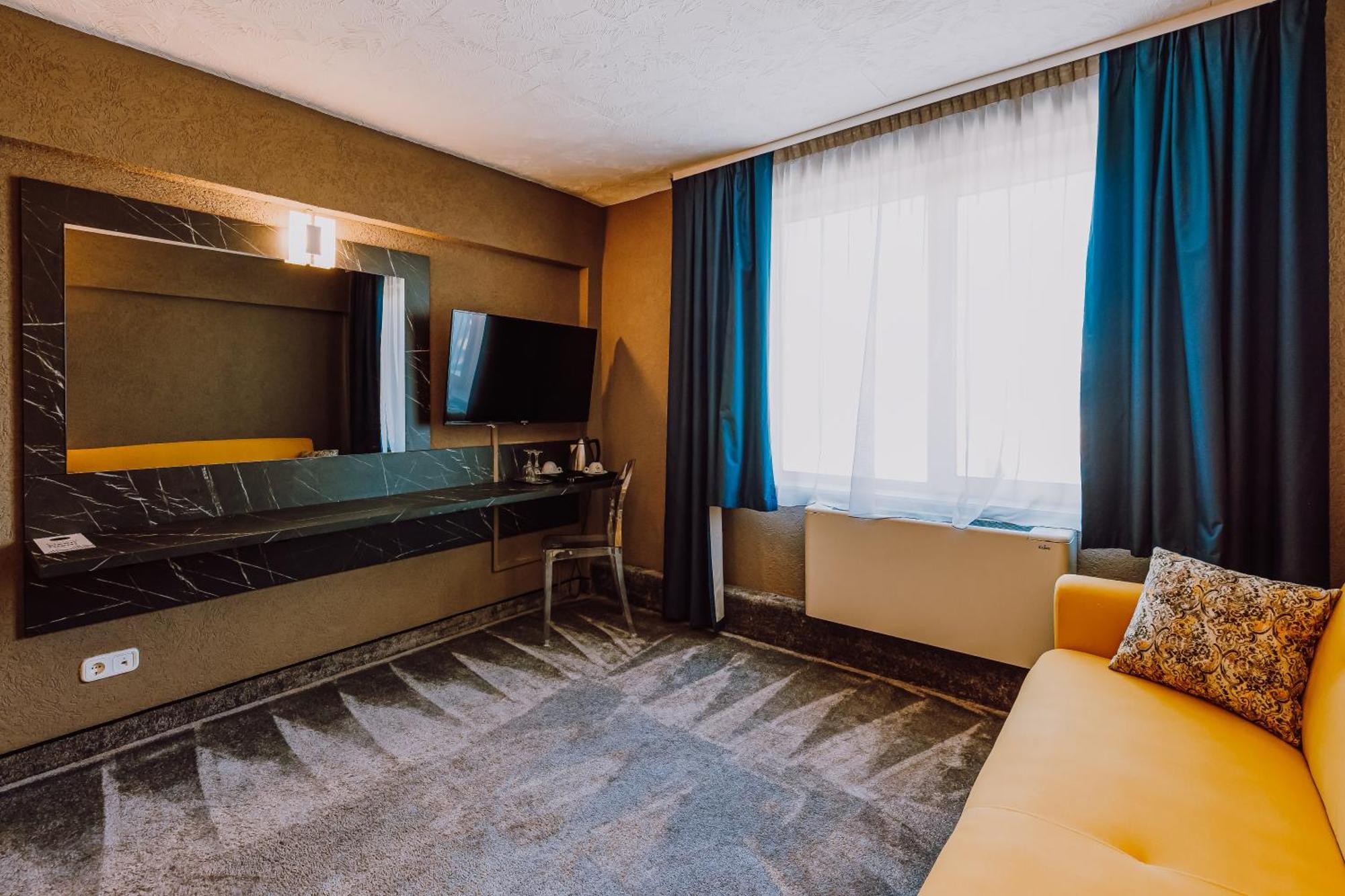Hotel Ciao Targu Mures Ngoại thất bức ảnh
