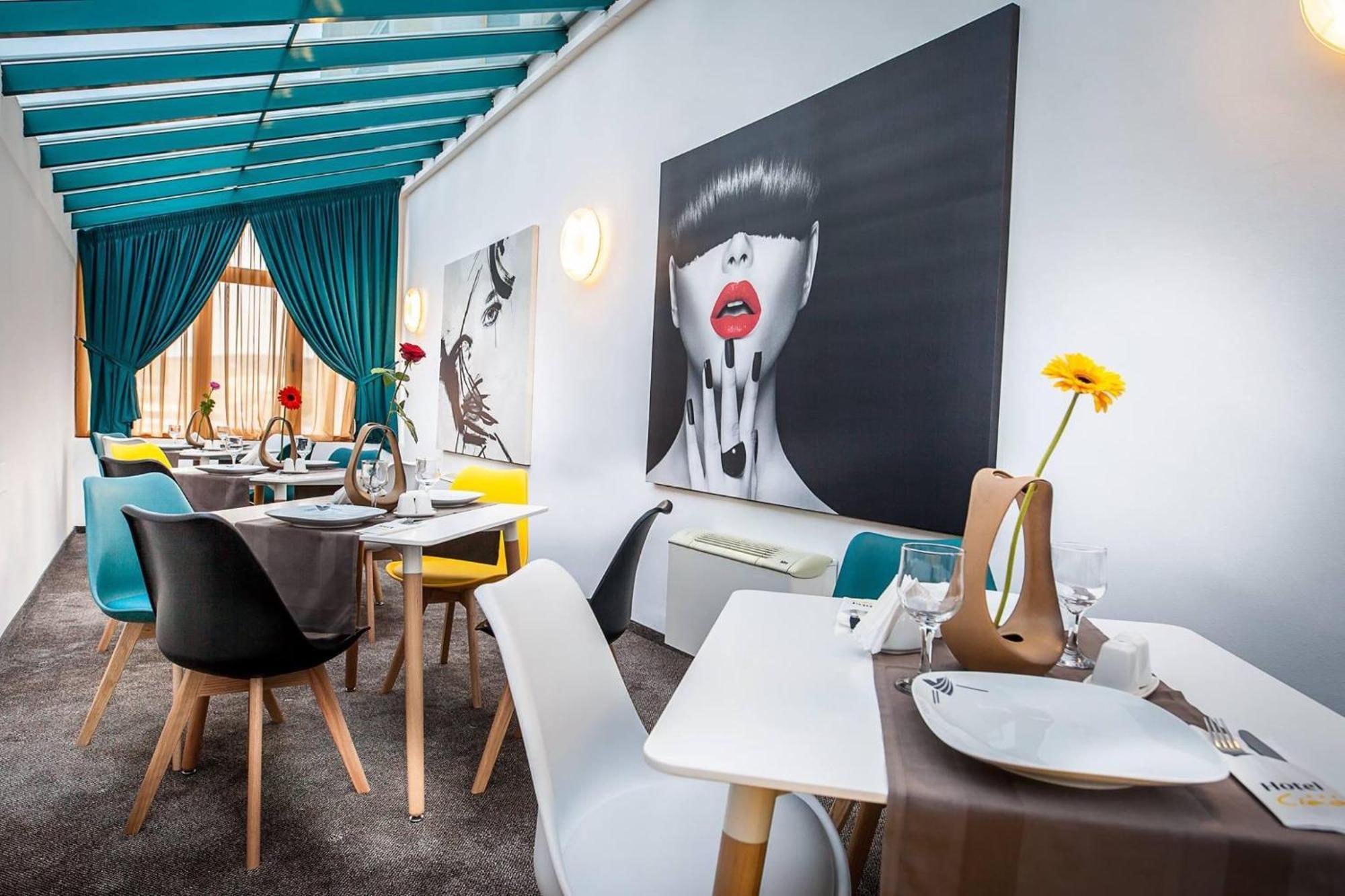 Hotel Ciao Targu Mures Ngoại thất bức ảnh