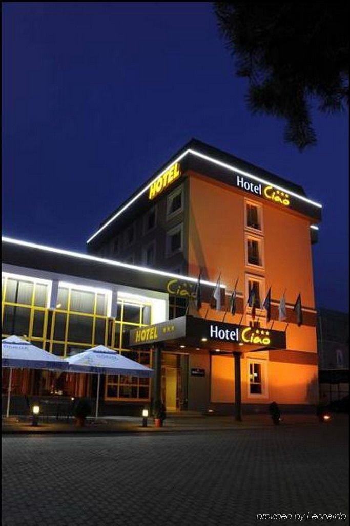 Hotel Ciao Targu Mures Ngoại thất bức ảnh