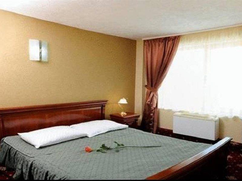 Hotel Ciao Targu Mures Ngoại thất bức ảnh