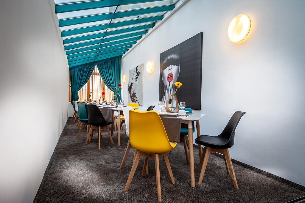 Hotel Ciao Targu Mures Ngoại thất bức ảnh