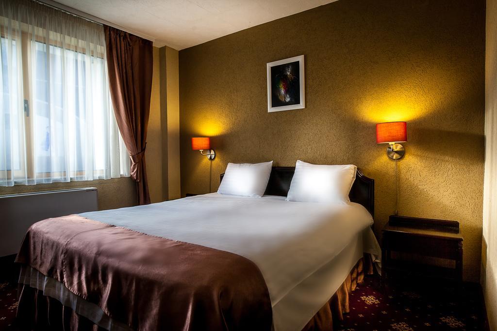 Hotel Ciao Targu Mures Ngoại thất bức ảnh