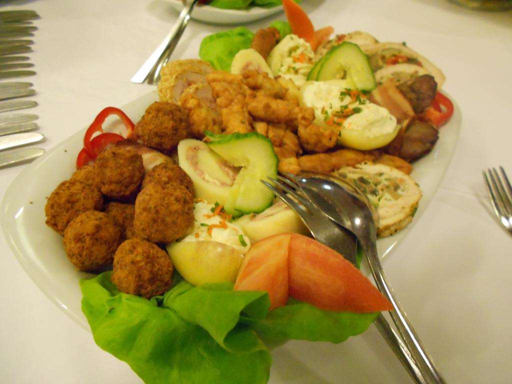 Hotel Ciao Targu Mures Nhà hàng bức ảnh