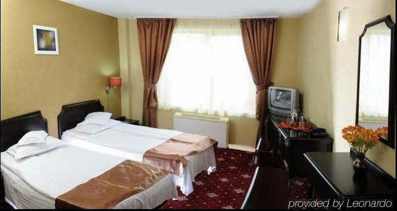 Hotel Ciao Targu Mures Ngoại thất bức ảnh